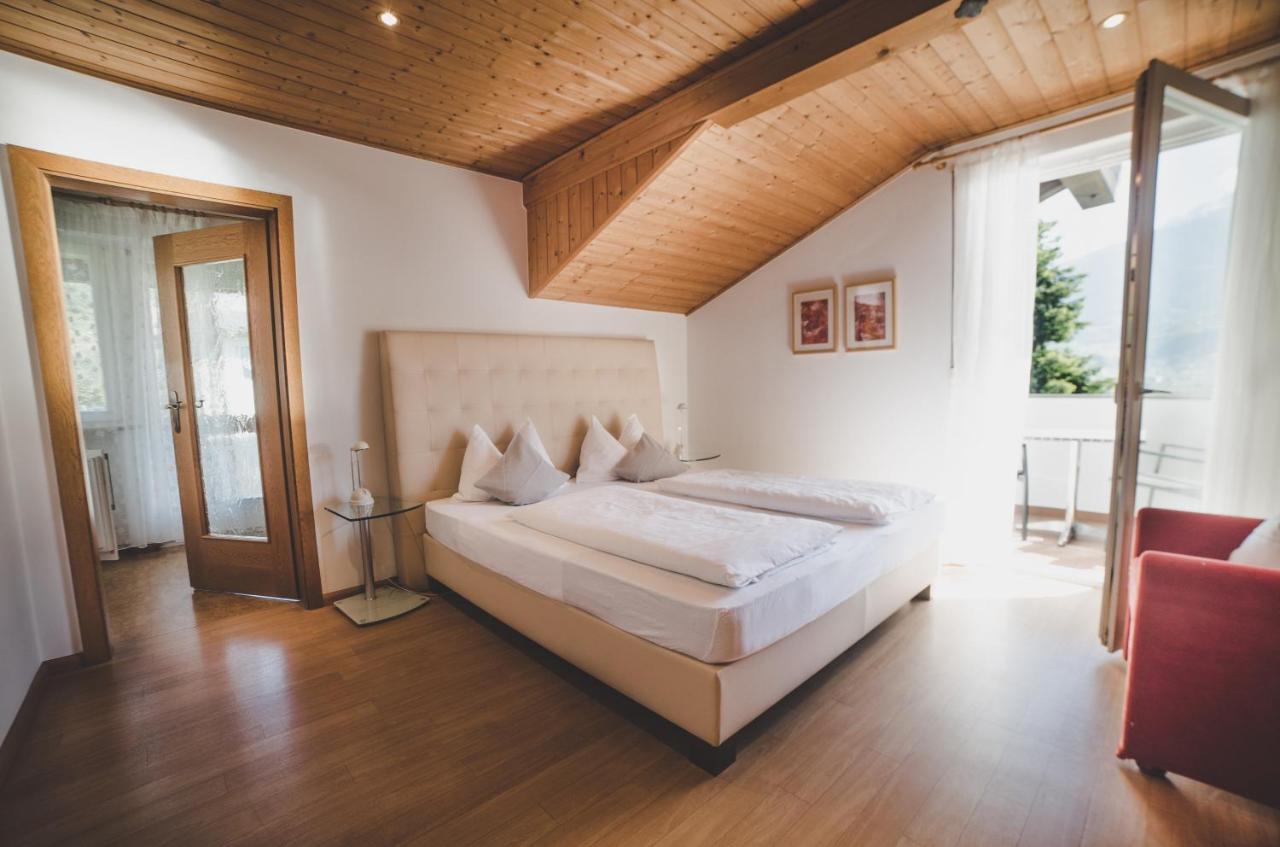 Guesthouse Christine Marlengo Bagian luar foto