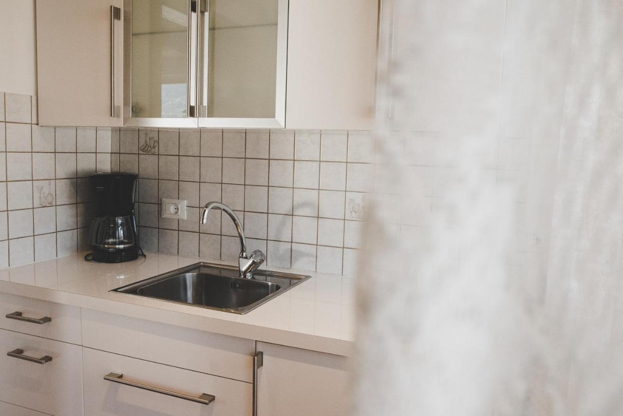 Guesthouse Christine Marlengo Bagian luar foto