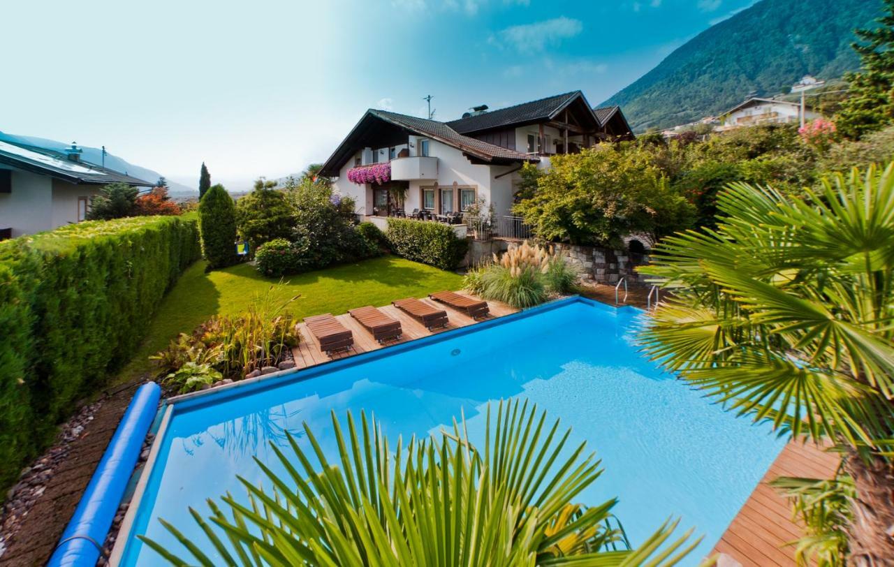 Guesthouse Christine Marlengo Bagian luar foto