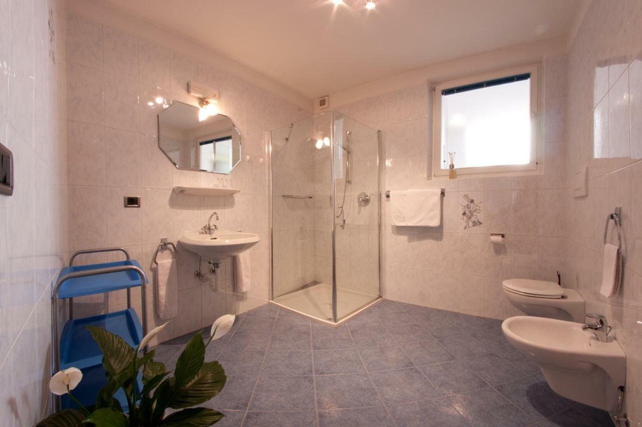 Guesthouse Christine Marlengo Bagian luar foto