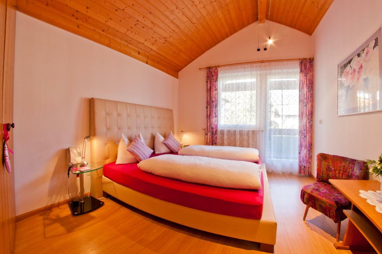 Guesthouse Christine Marlengo Bagian luar foto