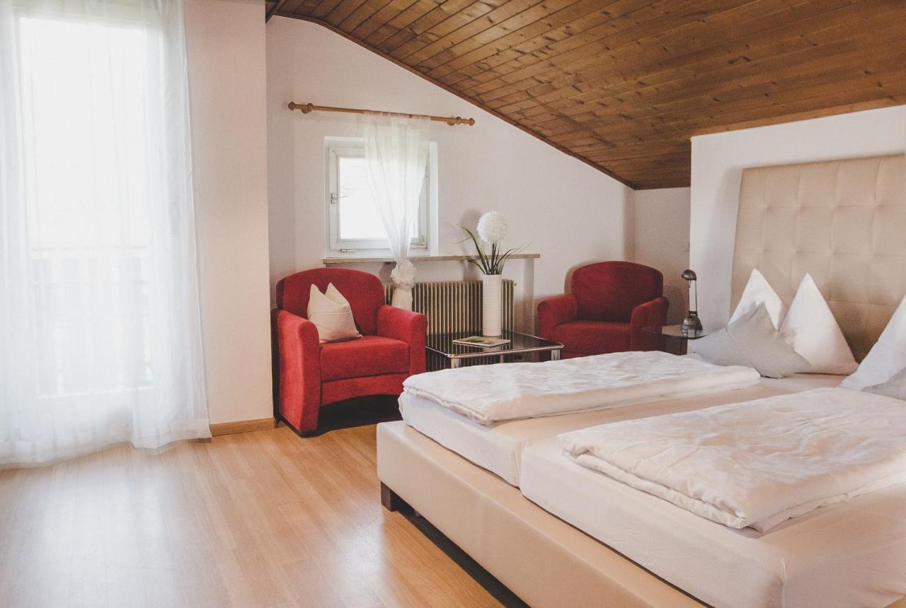 Guesthouse Christine Marlengo Bagian luar foto